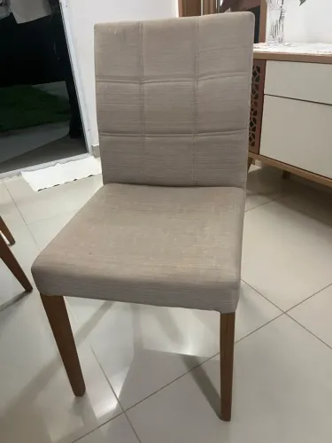 Vendo jogo de cadeira (8und). Tecido em linho e pés em madeira .