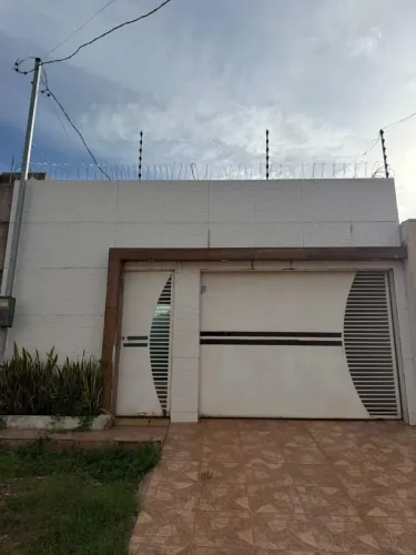 alugo casa no bairro Aeroporto velho