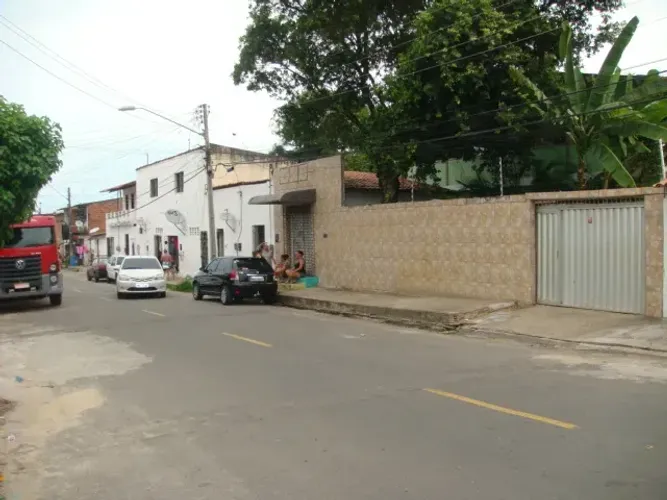 Excelente terreno c/ casas, 1.452m² área total, à 100m da Alberto Craveiro, excelente loca