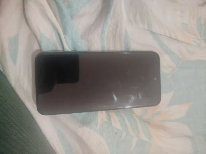 Vende-se um celular da marca itel A80 