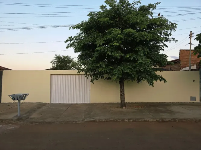 Casa Recém-Reformada c/ Quintal Grande e Pomar a 10 min do Centro no bairro boa vista 