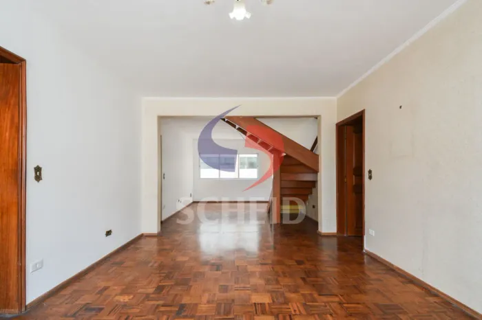 Cobertura á Venda no Jardins com 288m², 4 quartos sendo 1 suíte, 2 vagas.