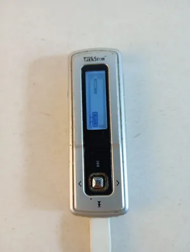 MP3 Player Vintage TrekStor i.Beat Sweez FM 2GB - Anos 2000 (Liga / No Estado / Para Conse