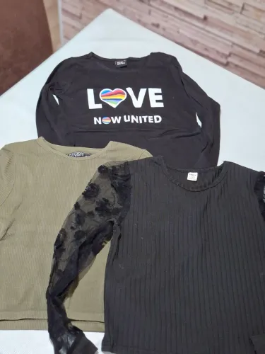 3 Blusas infantis de manga longa seminovas 10 anos