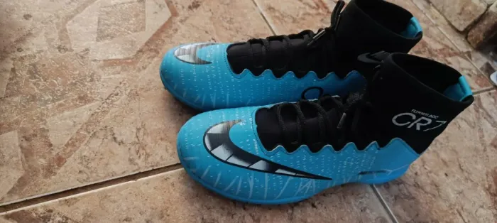 Vendo Chuteira society Nike Azul