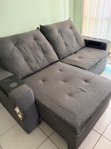 Sofá de linho cinza 