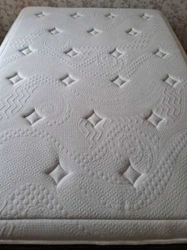 Colchão Casal Herval - Mod. Hauzestern Zonen 1,88x1,38x36 Super Conservado - Sorocaba, SP