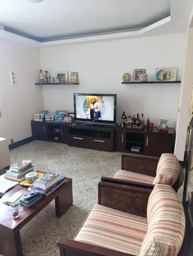 Casa para venda tem 340 metros quadrados com 3 quartos em Vila da Penha - Rio de Janeiro -