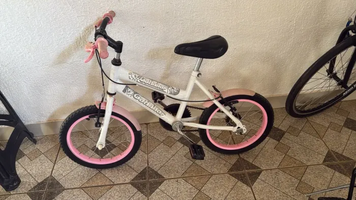? Bicicleta Infantil Aro 16 - Menina - R$ 250