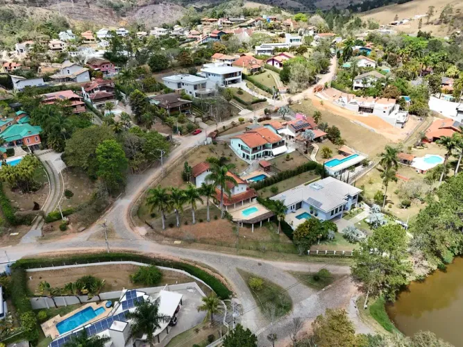 Chácara à venda no Condomínio Alpes de Guararema