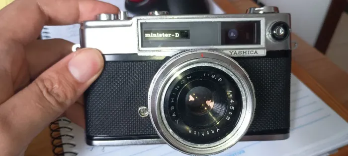 Câmera vintage rangefinder Yashica Minister D