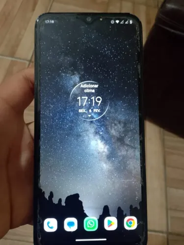 Motorola Moto G30 - liga só no carregador bateria - tela OK