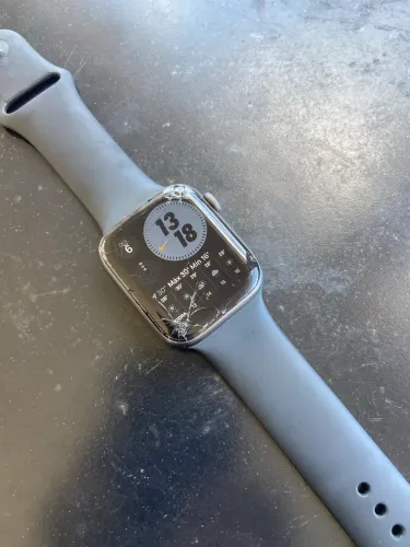 Apple Watch série 4 / 44MM