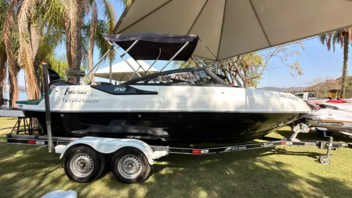 LANCHA FOCKER 212