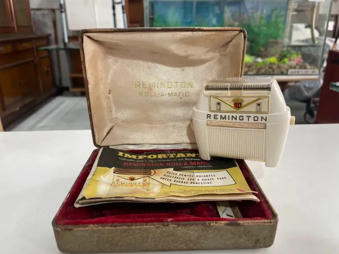 Barbeador Elétrico Remington Roll-A-Matic Vintage