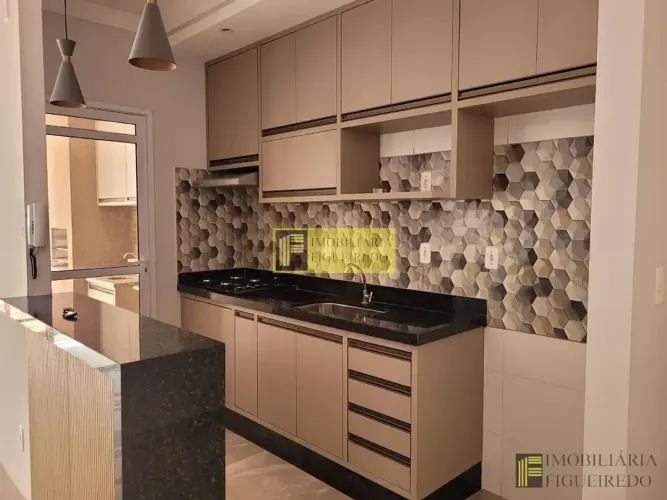 Apartamento para Locação com 2 Quartos, 2 Vagas e sacada gourmet na Quinta das Paineiras.