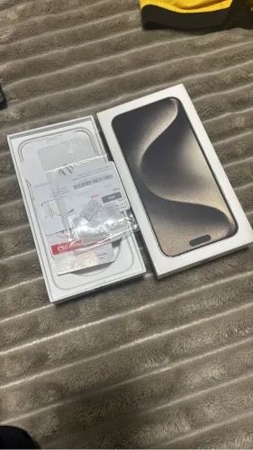 Celular iPhone 15 pro max semi novo - ótimo estado