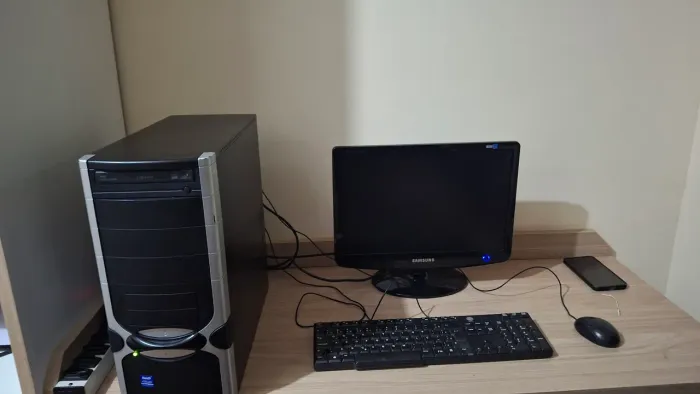 Computador Completo com Windows Instalado + Monitor Samsung, Teclado e Mouse
