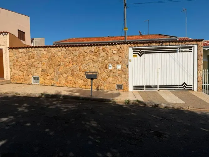 Casa à venda no bairro 11 de Agosto Tatuí/SP!