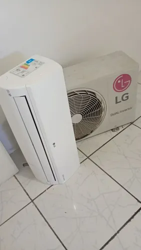 Ar-condicionado LG inverter 9.000 mil BTUs.