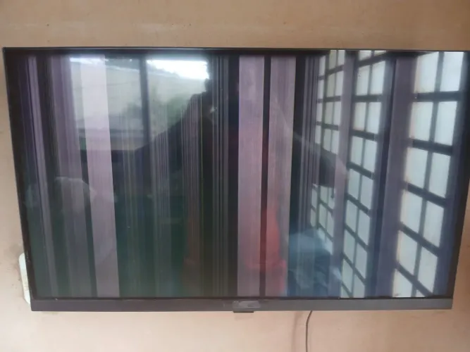 Vendo essa tv lg 32, está aparecendo lista na tela