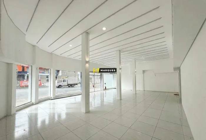 Sala Comercial para Alugar, 90m² com 6 Vagas de Estacionamento Bairro América, Joinville/