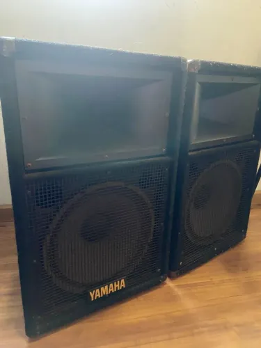 Par Caixa Som Profissional Yamaha S1121v 12'' 600w Original (Usado)