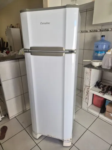 Geladeira Esmaltec Duplex RCD 34 Branca 220V - Bom estado!