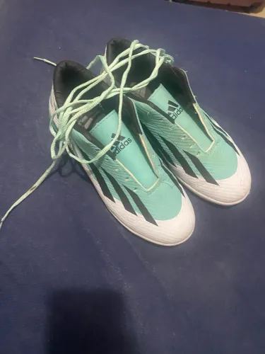 Tênis futsal adidas 