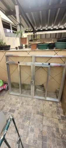 Janela de alumínio completa
