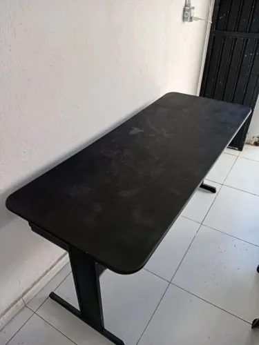Mesa para escritório com duas gavetas