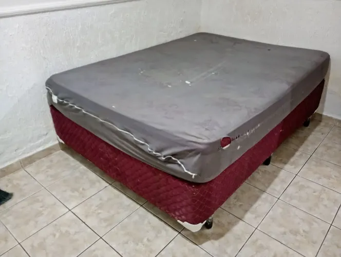Vende-se cama box casal + colchão