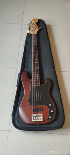 Vendo baixo Squier Precision Bass Indonésia 5 cordas 