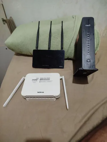 Vendo esses roteadores todos por 100 reais