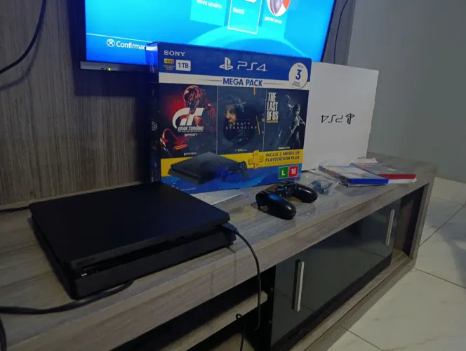 PS4 slim 1tb