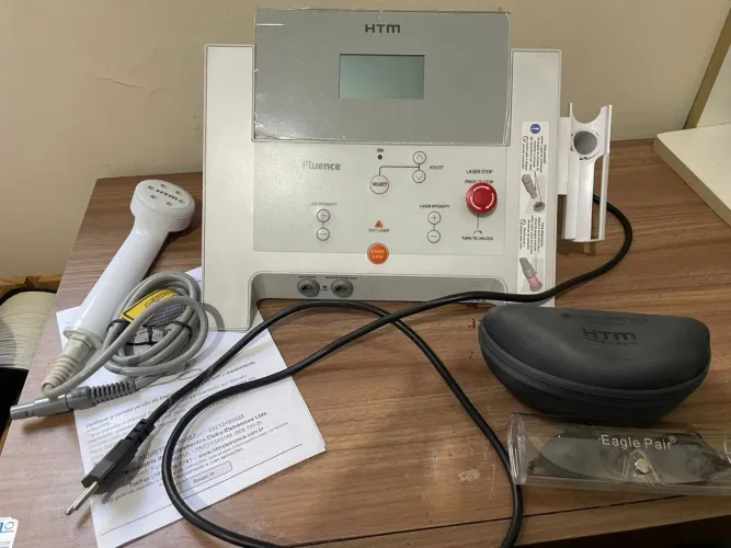 Aparelho fluence HTM + Cluster de laser Azul
