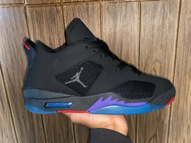 Jordan 4 primeira linha