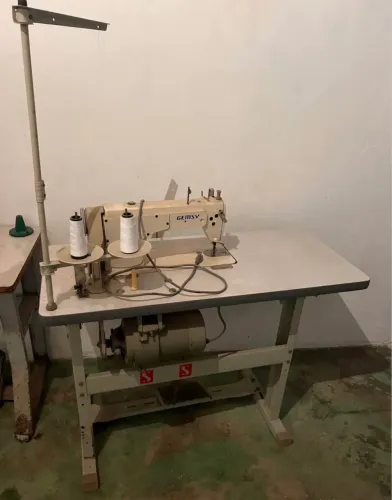 Máquina de costura industrial gemsy