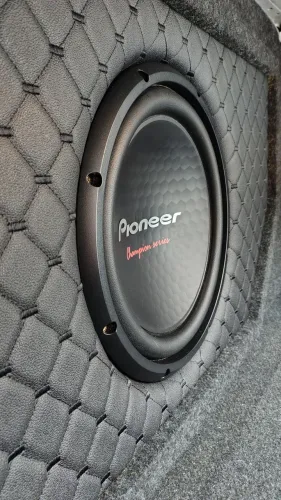 Caixa Premium sub 12 Pioneer completa para instalação.