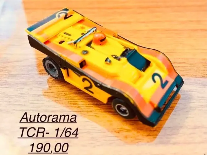 TCR - 3 carrinhos em perfeito estado- 1/64