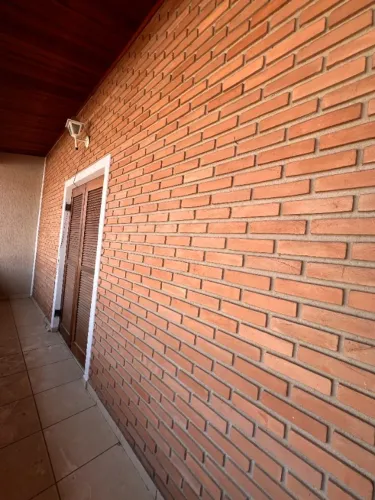 Excelente Sobrado na Área Nobre da Zona Sul de São José dos Campos - 4 Quartos (2 Suítes)
