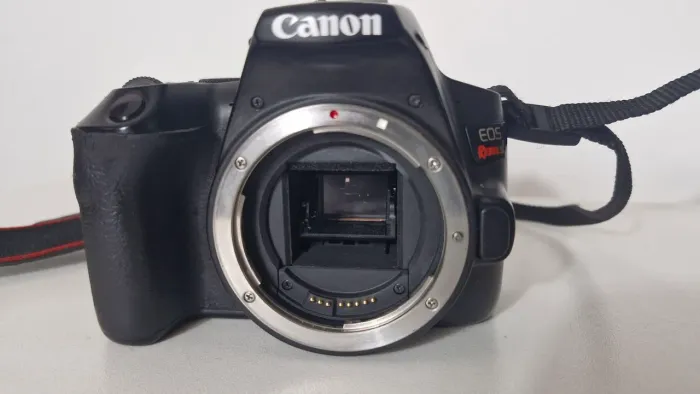 Canon EOS Rebel SL3 ? Somente Corpo