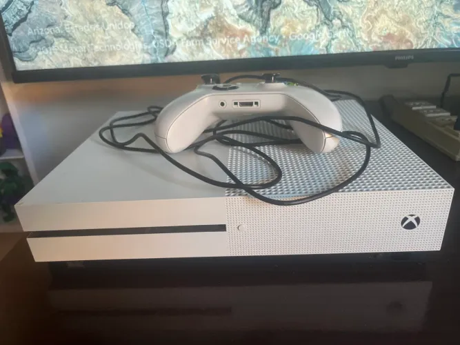 Xbox one s+ jogos e Manet