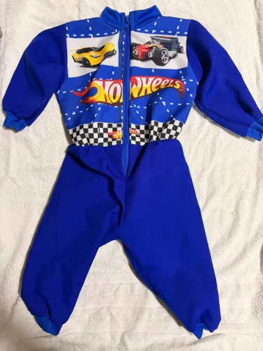 FANTASIA PILOTO HOTWHEELS 1/2 ANOS