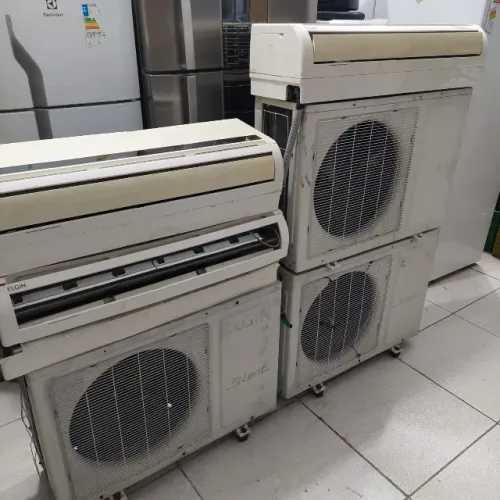 Lote com 3 aparelhos de ar-condicionado Elgin de 24.000 BTUs cada, retirados funcionando.
