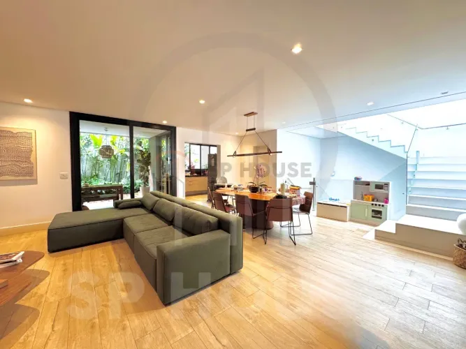 Casa em condomínio fechado em Moema para venda ou locação, 316m², 3 suítes, 3 vagas