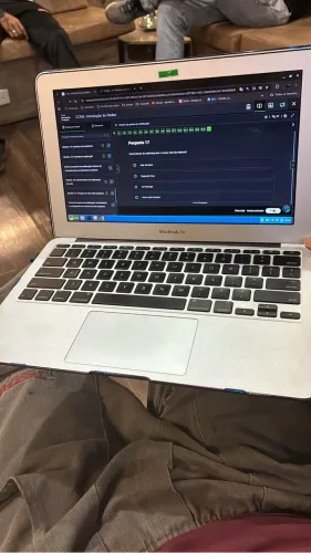 Macbook air 11 de 2011 i5 funcionando 100% chama