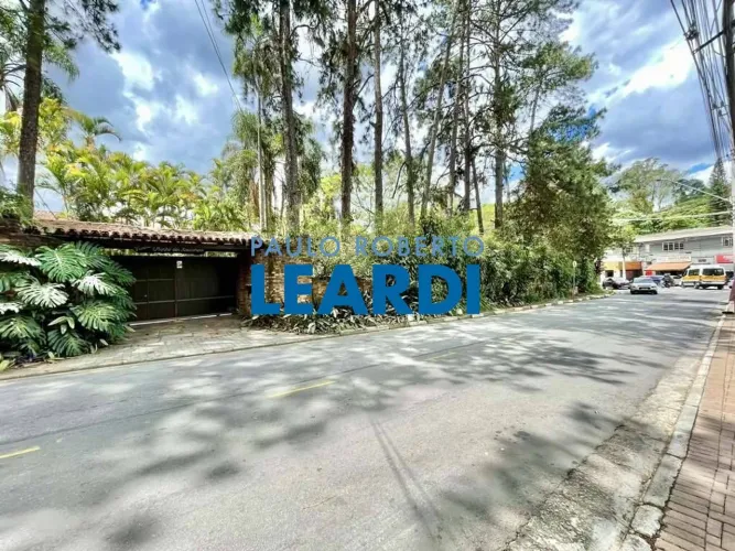 CASA ASSOBRADADA - VILA SANTO ANTÔNIO - SP