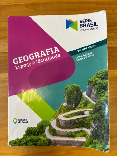 Livro Geografia - Espaço e identidade - Volume único - Ensino médio Livro Andressa Alves 