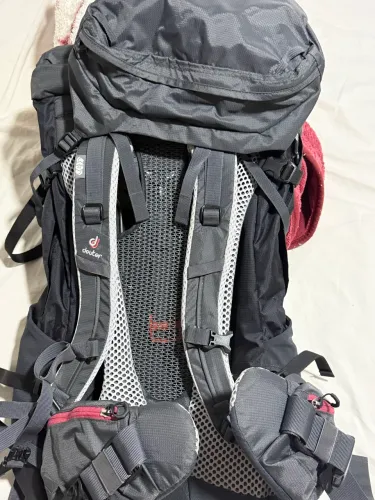 Mochila Deuter Futura Vario 45 +10SL
